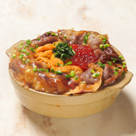 和牛をふんだんに使用した土鍋飯
