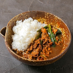 蕎麦屋の黒カレー丼