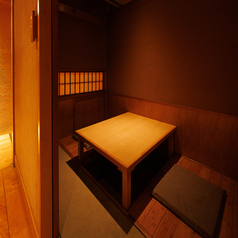 【2名様向けカップルシート】全席個室なので、慌ただしい一日に千の庭でくつろぎのひと時をお過ごしください。大切な方とのプライベートや、ビジネスにもご利用いただけるコースを多数ご用意しております◎お昼のご宴会も承っております。会社宴会・同窓会など大人数での宴会も大歓迎。柔軟に対応させて頂きます。