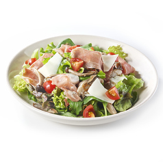 生ハムと3種キノコのサラダ