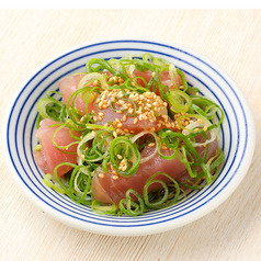 瞳を閉じレバ刺し風びんちょう鮪