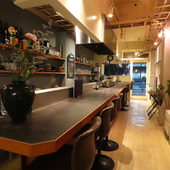 シックで落ち着いた雰囲気◎のカウンター席は、大切な人の記念日やおもてなし、デートにぴったり♪