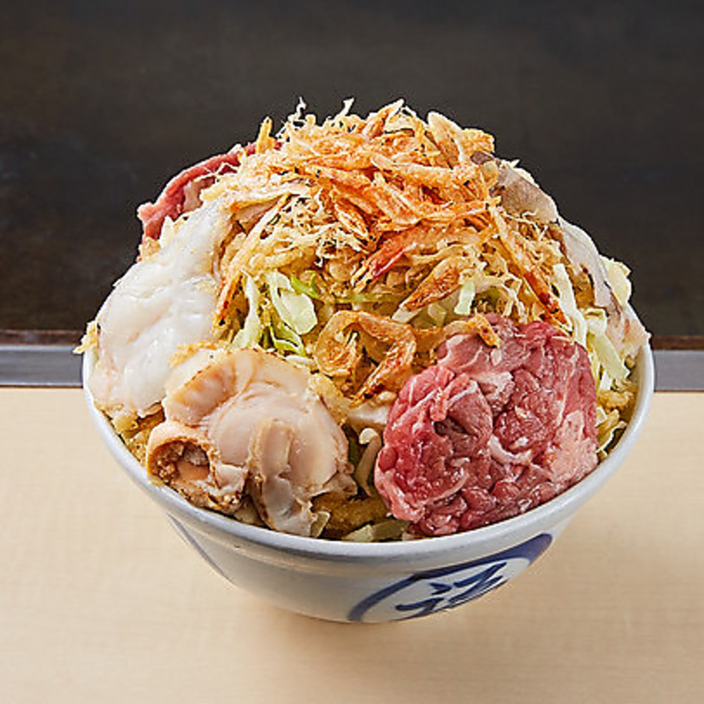 大きな具材たっぷり◎牛こま肉や海老、ホタテを豪快に盛り付けた「ミックスもんじゃ」1672円(税込)！