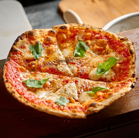 自家製「窯」で焼き上げる