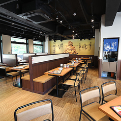 世界の山ちゃん 新栄店の雰囲気1