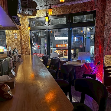 SHY ASTRA BAR シャイ アストラ バーの雰囲気1