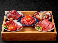 厳選肉刺し五種盛り合わせ