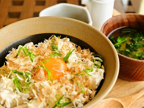 地元・茨木の食材を使用した地産地消で健康志向の料理が自慢の、おしゃれカフェ。