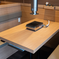 ＜4名テーブル×2卓＞ございます。家族連れやプチ宴会にも♪