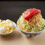 人気の「明太もちチーズもんじゃ」や「桜エビもんじゃ」をはじめ、もんじゃ焼きは約40種類取り揃え◎