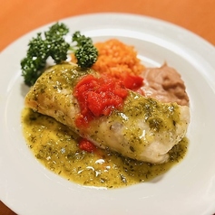チキンのウェットブリトー リフライドビーンズ添え