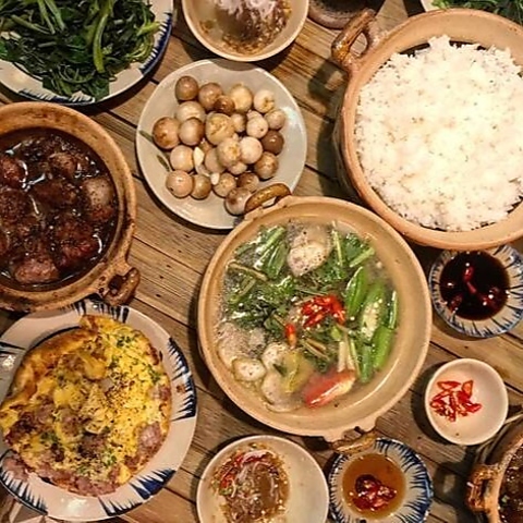 生麺フォーとベトナム屋台料理が堪能できる！ベトナム各地のビールやお酒もご用意◎