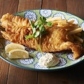 料理メニュー写真&nbsp;白身魚のビッグフィッシュ&チップス(レギュラー)