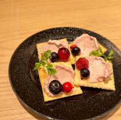 マスカルポーネとベリーのカナッペ
