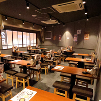 《大阪・福島で宴会》木を基調とした落ち着きのある店内
