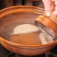 ≪はんべの作り方≫  その2⇒はんベの型にすり身を詰めて温まったお鍋の中に♪