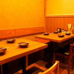和の趣き溢れる店内は大人の為の落ち着いた雰囲気となっております。2名様130名様までご利用可能な個室席は刈谷駅での接待や女子会、合コンなど各種宴会に最適なプライベート個室空間♪お得な宴会コースプランもご予算に合わせてご用意。誕生日や記念日にお得なサプライズ特典もご用意しております。個室居酒屋