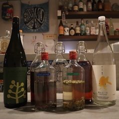 スパイス料理の最高の相棒。自家製スパイス酒で乾杯