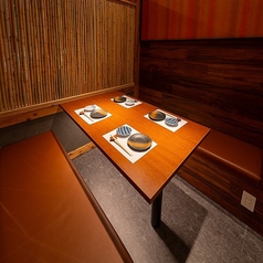 2名様から4名様でご利用いただける個室席です。静かな空間で特別な日の宴会に最適です。