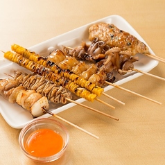 【当店名物】職人が一本ずつ丁寧に焼き上げる串焼き