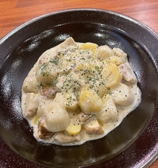 ポルチーニ茸とサルシッチャのクリーム生パスタ