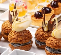 パティシエが仕上げる出来立てデザートも♪