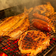 炭火で焼き上げる炭火焼き専門店