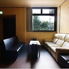 ゆったりとくつろぐことが出来るソファ席。接待はもちろんの事、大切な人との特別な日のご利用などにも最適です。ついつい時間を忘れてしまう空間です。