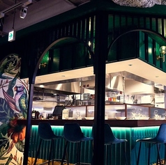 カウンター：8席