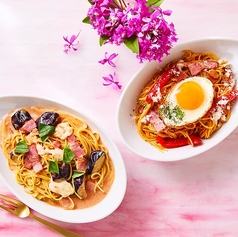 ナスとモッツァレラのトマトクリーム/ベーコンエッグナポリタン