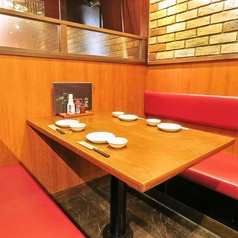 4名様用テーブル席【新宿でお食事処、飲み会を実施するお店をお探しなら北海道へ】