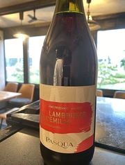 泡　氷ガッツリのランブルスコ ロッソ