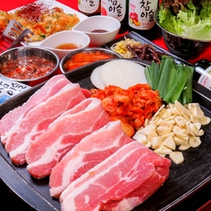 ★2時間全40種食べ飲み放題★国産熟成豚肉のサムギョプサル&韓国料理食べ放題♪