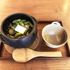 帆立とししとうの塩炊き込みご飯　海苔の佃煮付き