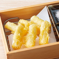 料理メニュー写真&nbsp;モッツァレラチーズの天麩羅 ハニー＆ソルト