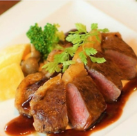 エゾシカのロースと贅沢な肉料理