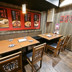 ノスタルジックで異国情緒漂う空間です。気心の知れた仲間や、デートにも！お話が弾みます♪