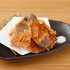 お魚骨せんべい/いぶりがっこクリームチーズ/海ぶどう　各