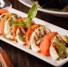 水牛モッツアレラのカプレーゼ