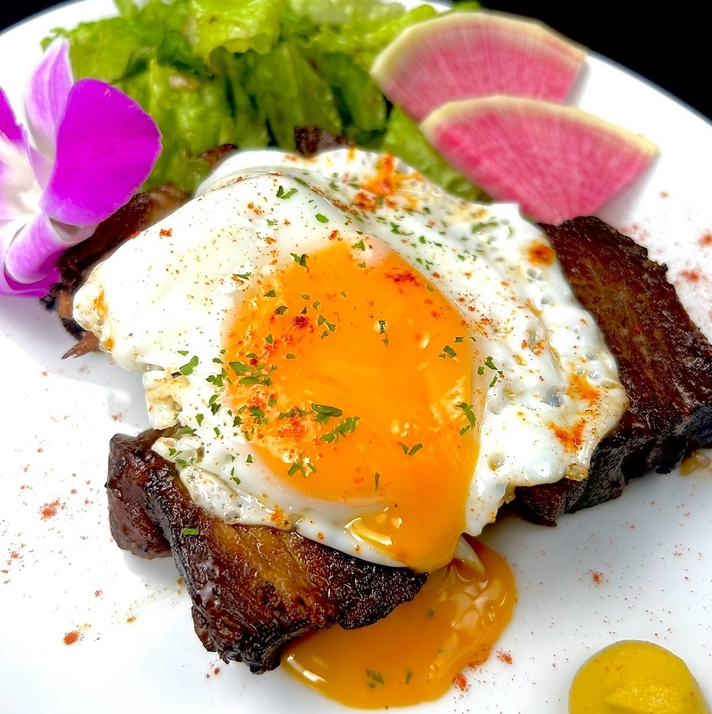 名物チャーシューエッグ