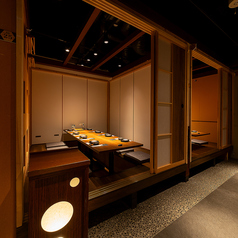 【掘りごたつ席】足を伸ばしてくつろげる掘りごたつ席は、中人数での宴会やグループ利用におすすめ。ゆったりとした空間で会話も弾みます。