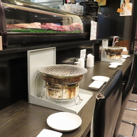 落ち着いたカウンター席が人気