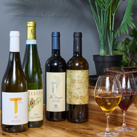 厳選したワインやシャンパンをお楽しみいただけます♪