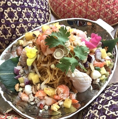 バミー　トムヤム　イエン〈トムヤム海鮮 冷麺ココナッツロースト風味〉