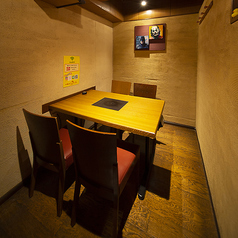 4名様までの完全個室2部屋完備♪