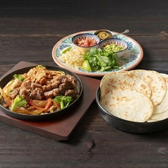 【1辛】ファフィータ ミートコンボ（牛肉/豚肉/鶏肉）