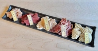 信州ブランド牛の希少部位や秘伝タレの料理をご用意。