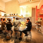 カウンターでお話ししながら一杯♪2つの空間を持つガオガオは貸し切りも大歓迎！