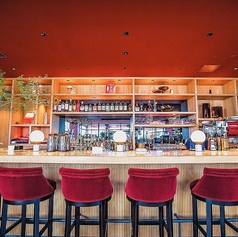 カウンター席は合計6席ございます。お一人様もお気軽にご利用ください。