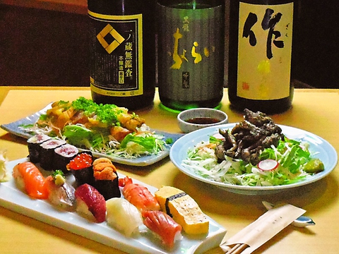 新鮮なお寿司と宮崎の郷土料理を同時に楽しめる店。寿司と地鶏をお酒と共に楽しんで♪